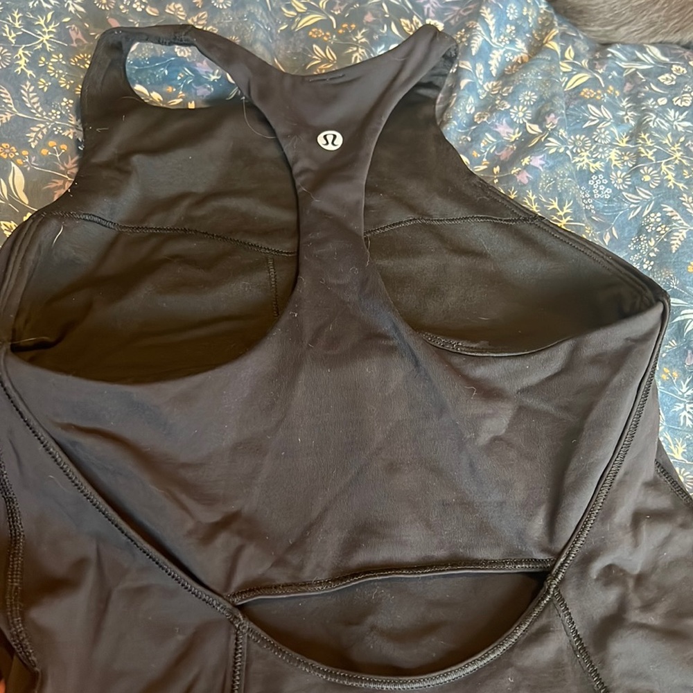 Lululemon workout top